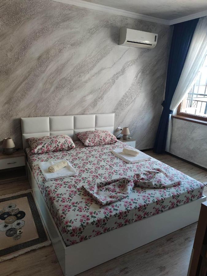 Apartament Piero Pomorie Bagian luar foto