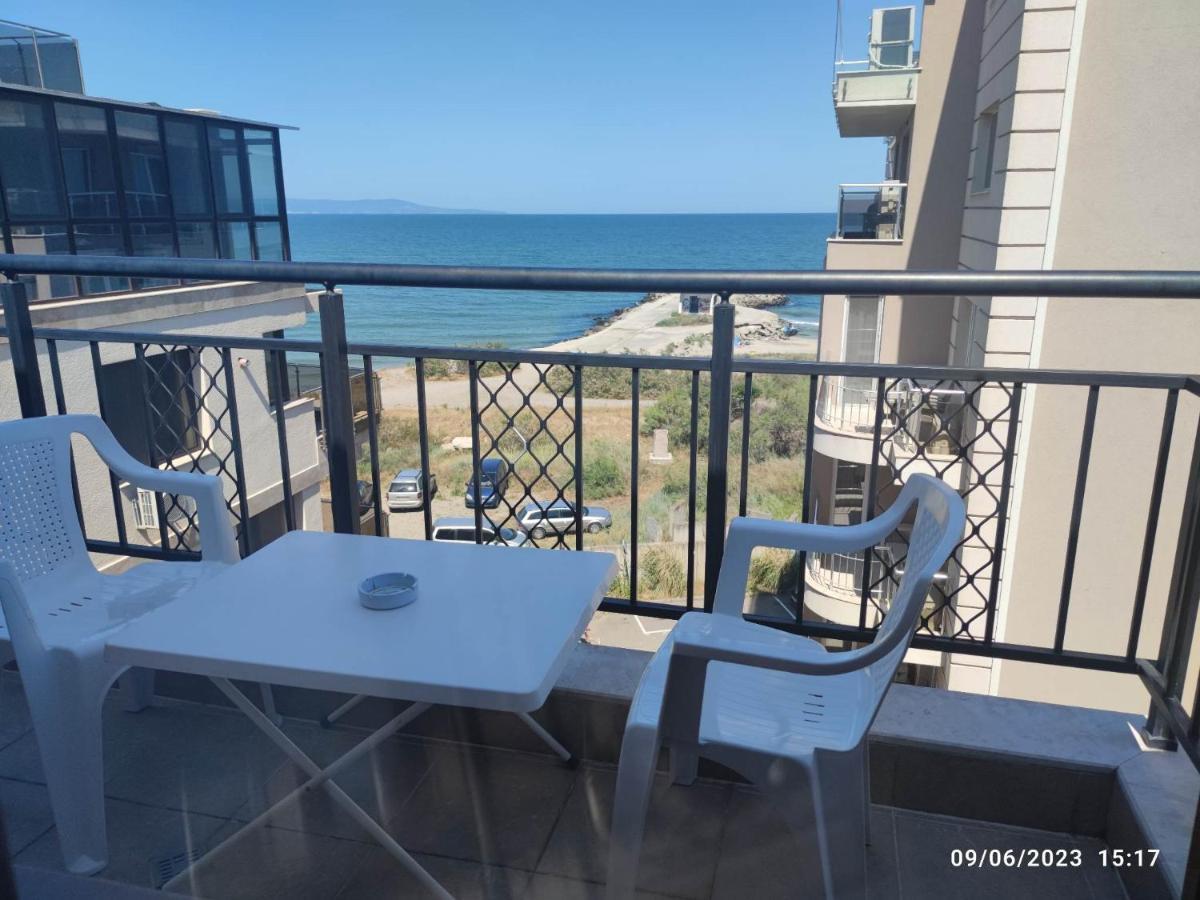 Apartament Piero Pomorie Bagian luar foto